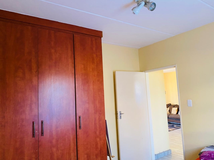 2 Bedroom Property for Sale in Waterval East North West
